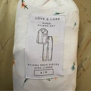 Small Love & Lore Women’s Pajama Set